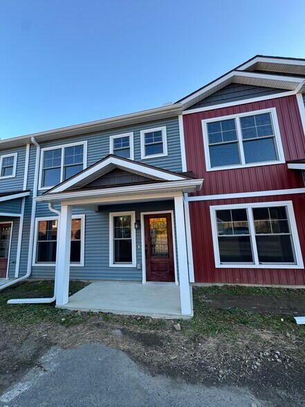 Building Photo - 6 Locust Ave