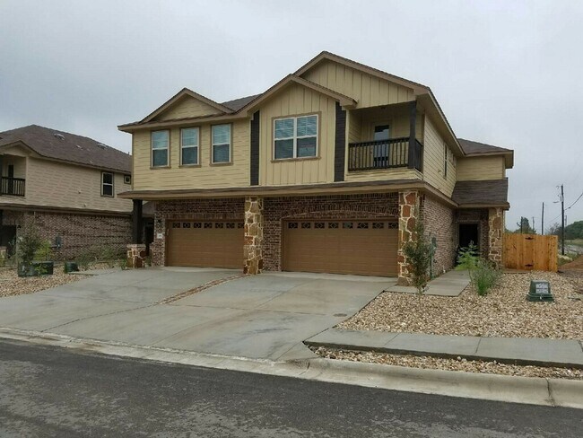 Building Photo - AVAILABLE NOW! Beautiful 3 Bedroom Luxury Townhome, Kyle, Texas!