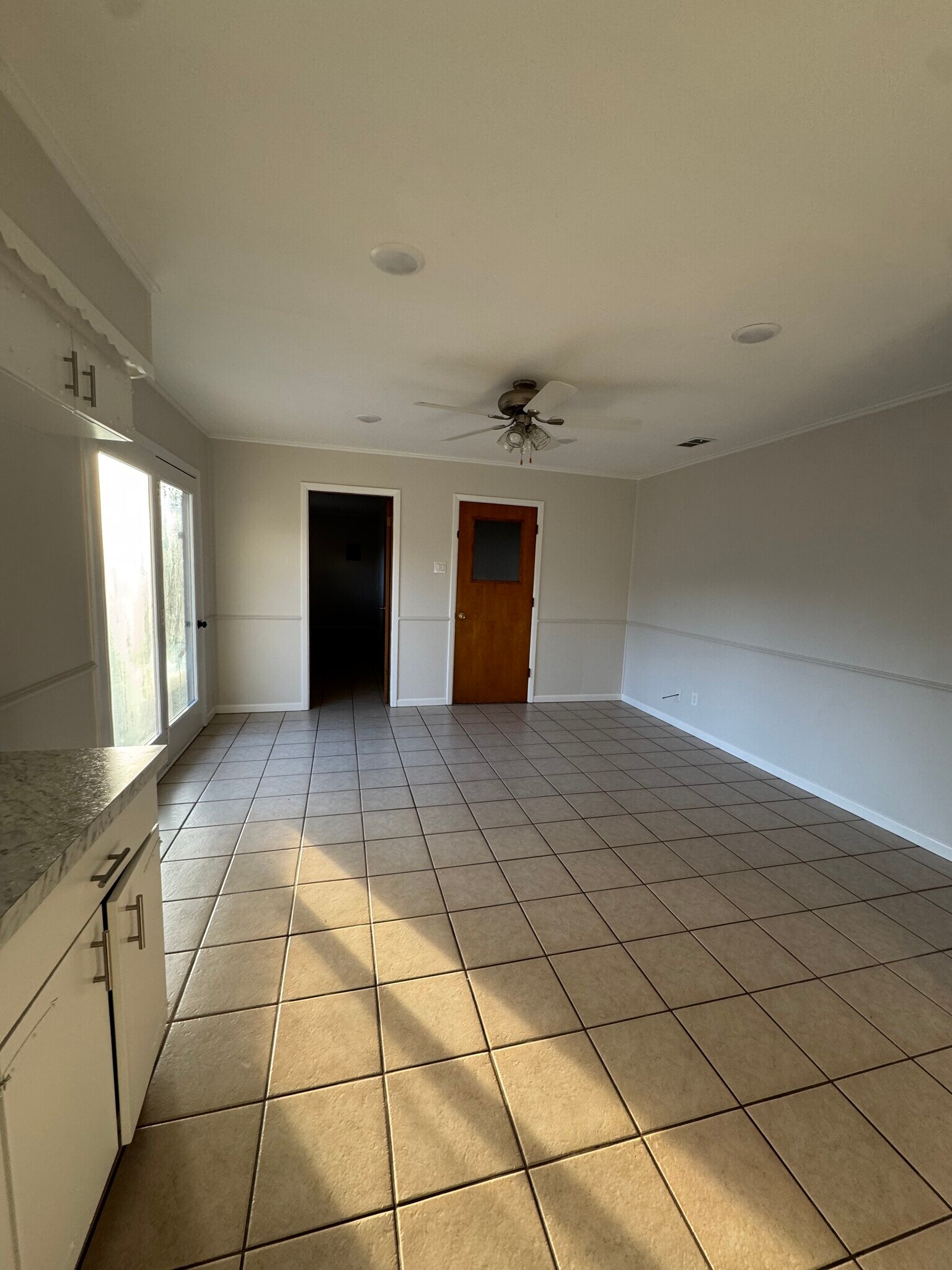 Dining Area - 903 Corinth Rd