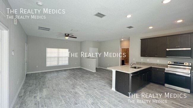 Building Photo - 1138 Kareena St NW