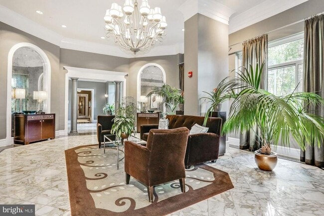 Building Photo - 851 N Glebe Rd