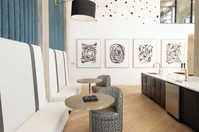 Building Photo - 305 Collins Industrial Way