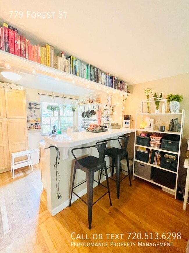 Building Photo - 779 Forest St