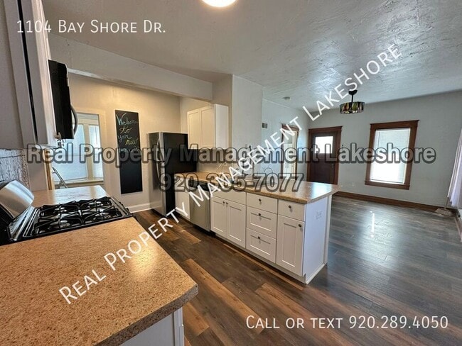 Building Photo - 1104 Bay Shore Dr