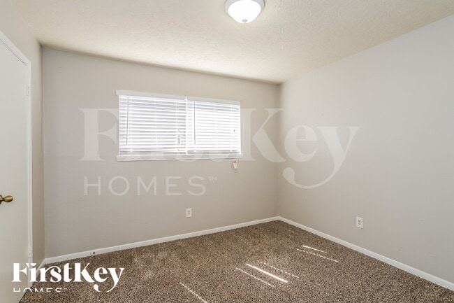 Building Photo - 13285 Lake Breeze Ln