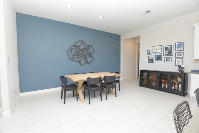 Building Photo - 15335 Leal Rancho Ct