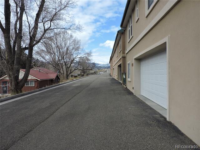 Building Photo - 10216 Rodeo Park Dr