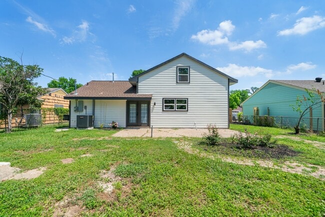 Building Photo - 10406 Broadstairs St
