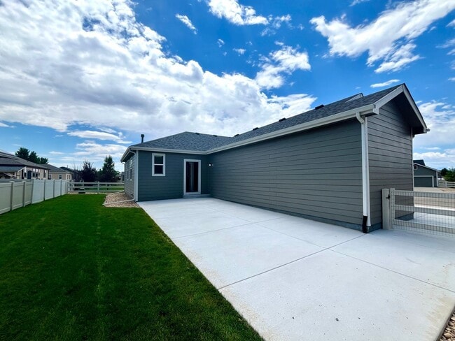 Building Photo - 350 Naples St