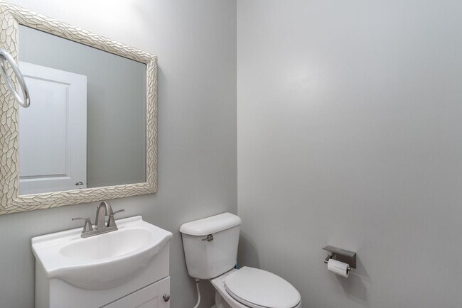 Building Photo - 5005 Brownhare Ct