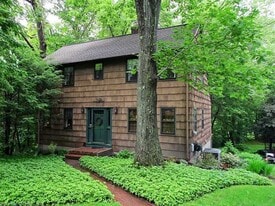 Building Photo - 1031 Howe Avenue