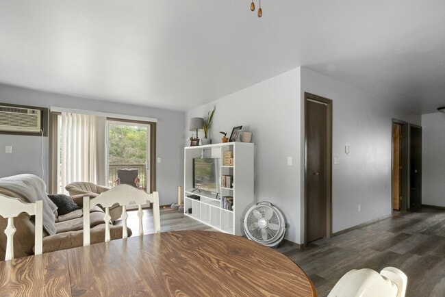 Building Photo - 271 Shannon Ct