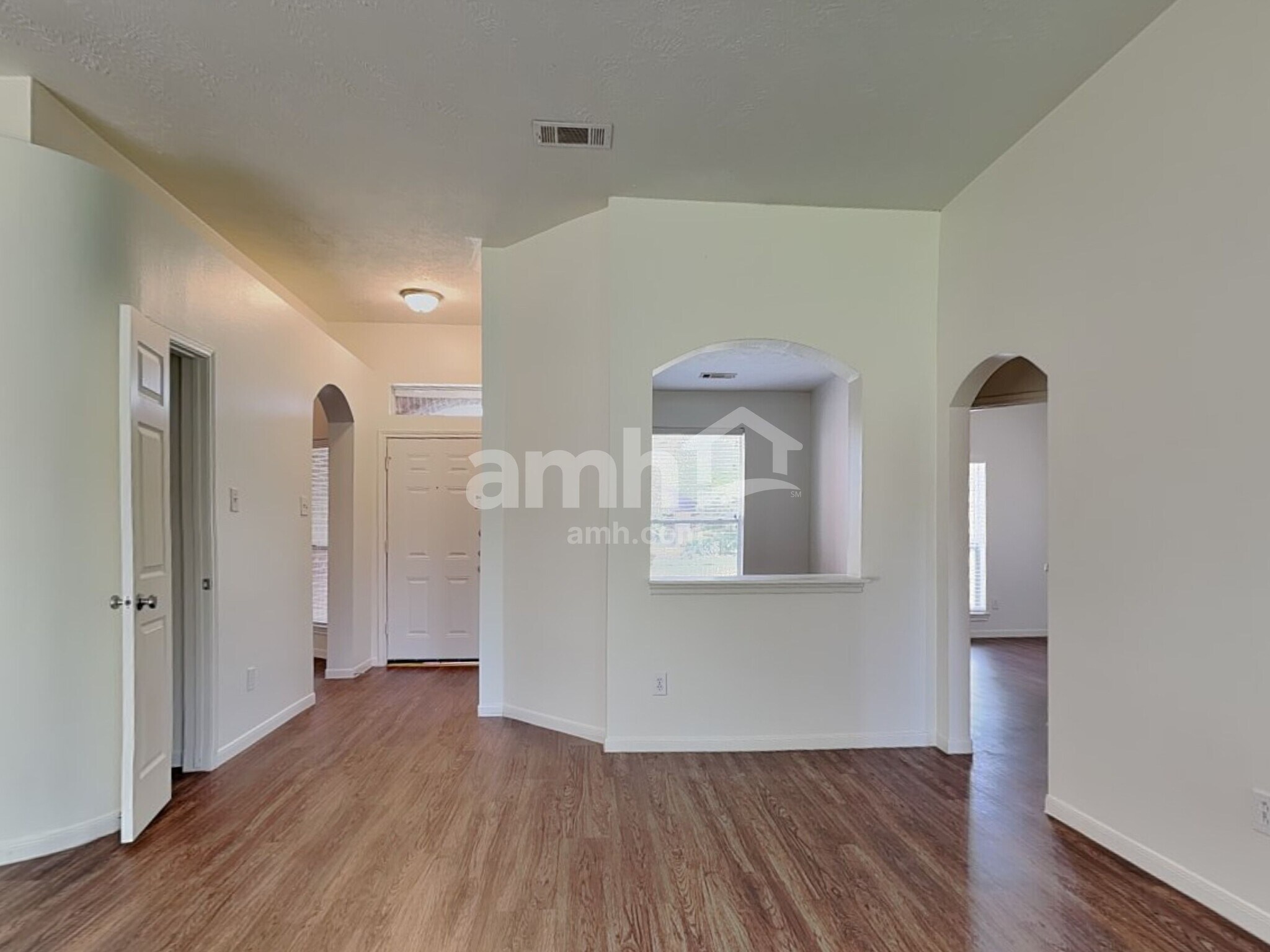 Building Photo - 9710 Sundew Dr