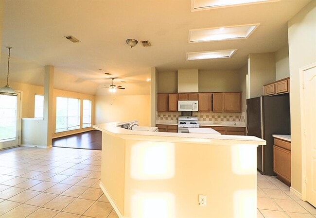 Building Photo - 11523 Glen Lake Dr