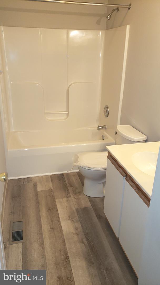 Building Photo - 22 Bridle Path