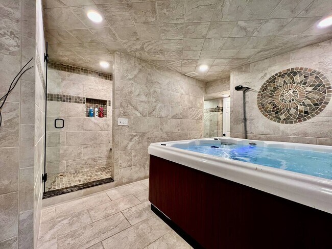 Building Photo - Executive home in West Chester Game Room Hot Tub