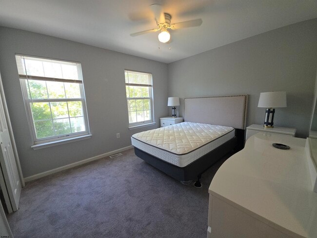 Building Photo - 2 Anchorage Ct