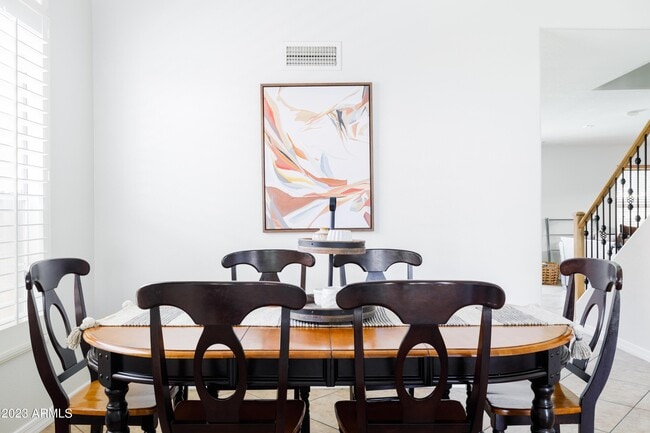 Building Photo - 1431 E Century Ave