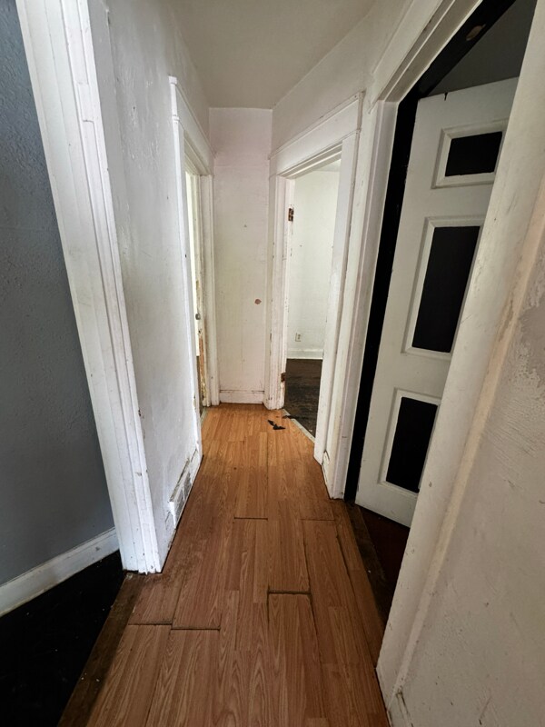 Building Photo - 521 S Detroit Ave