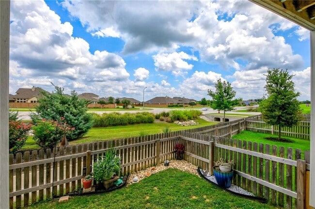 Building Photo - 18003 Pomelo Ln