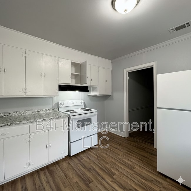 Building Photo - 817 Cartersville Hwy