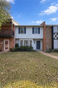 Building Photo - Town Home