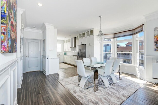 Building Photo - 9416 Amherst Ave