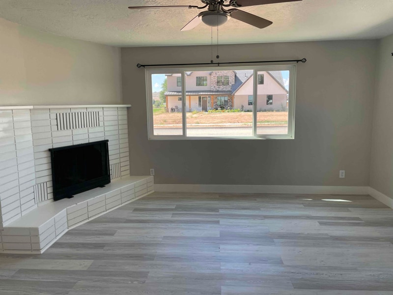 Building Photo - 881 S 180 W