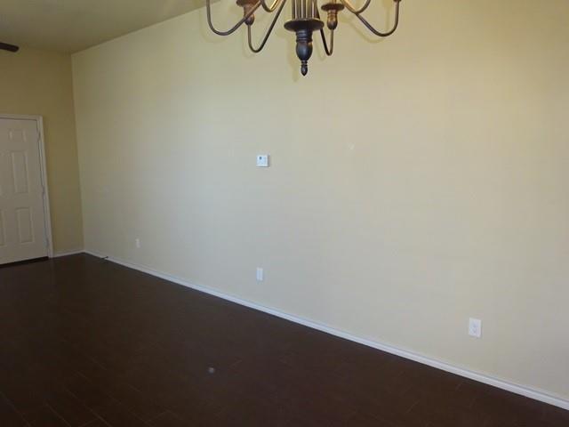 Building Photo - 160 Creekside Villa Dr