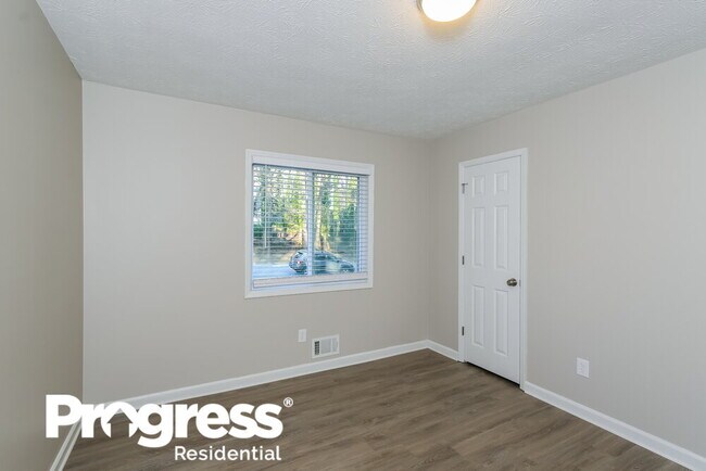 Building Photo - 3230 Revere Cir