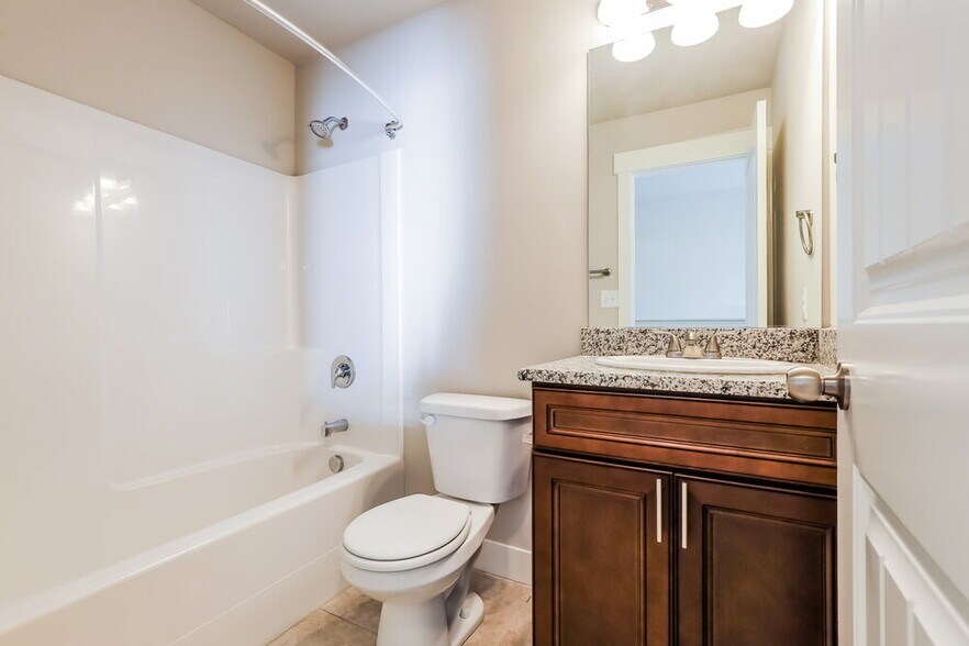 Building Photo - 2419 Prairie Ln