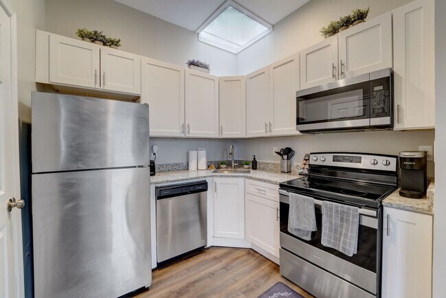 Building Photo - Calvert Street Unit 3 (N.)