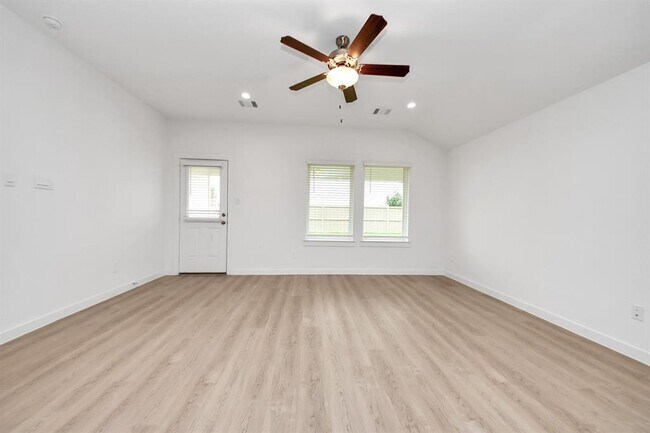Building Photo - 1306 Palm Tree Ln