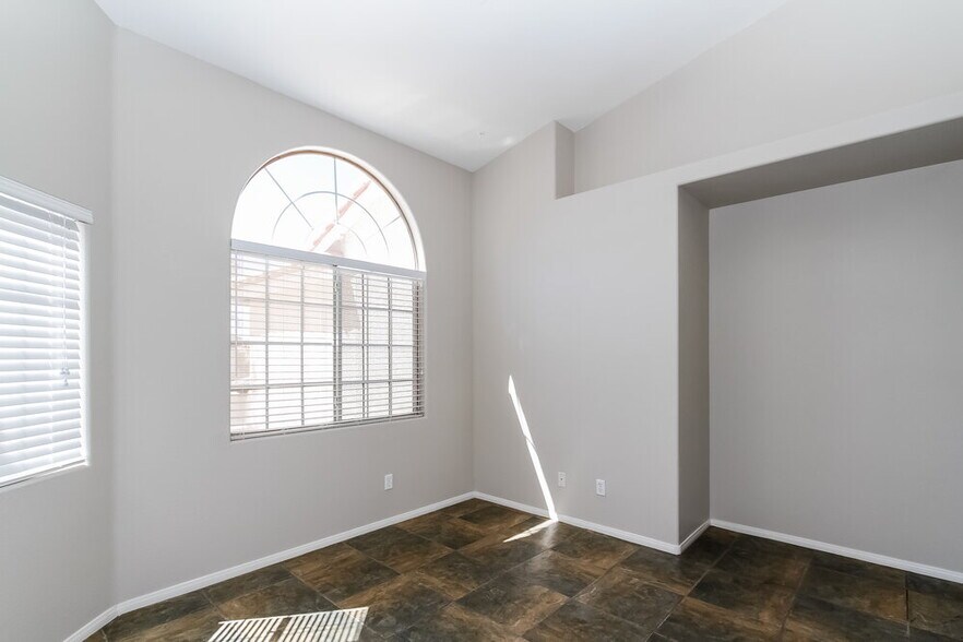 Building Photo - 6364 Gentlewood Ave