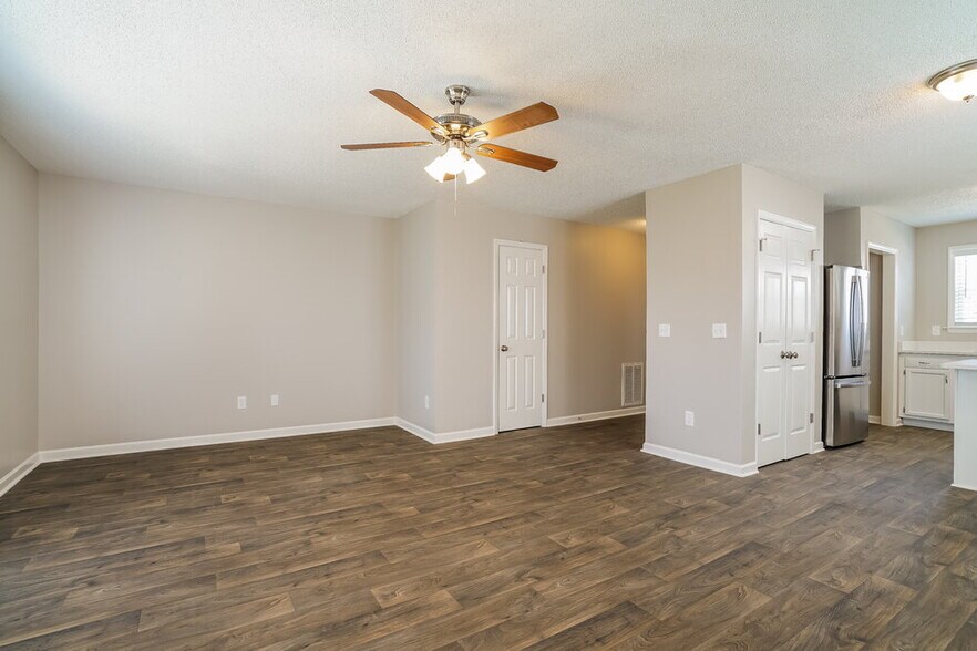 Building Photo - 4408 Windsock Ln