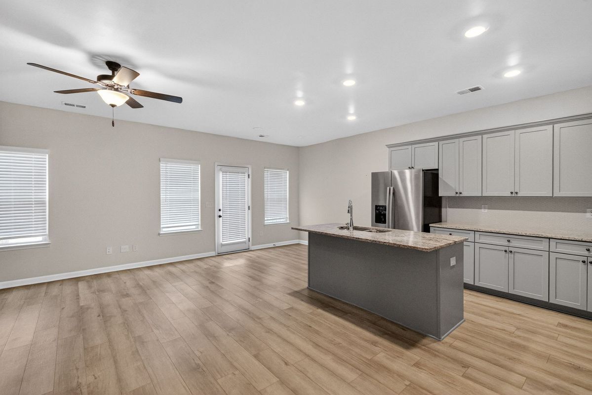 Building Photo - 7151 Chara Ln