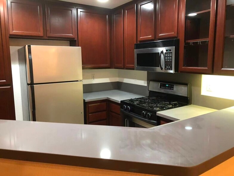 Building Photo - 16908 Robins Nest Way