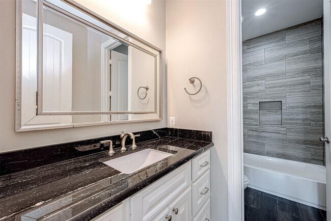 Building Photo - 6527 Camillia Ct