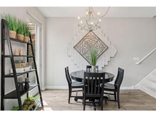 Building Photo - 640 Main St N