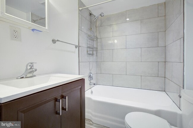 Building Photo - 27 E Bel Air Ave