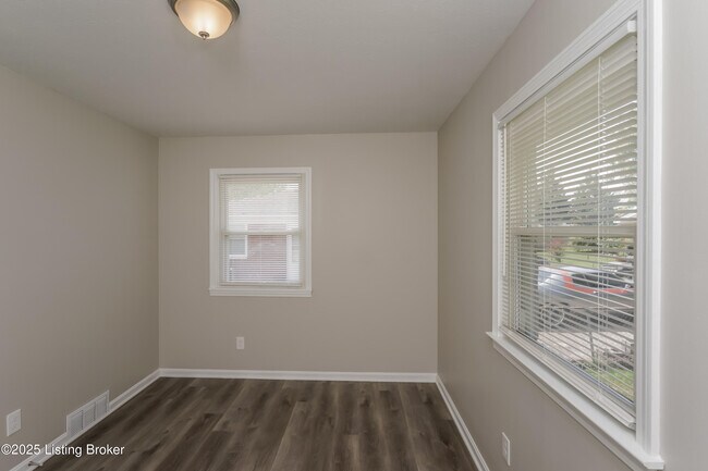 Building Photo - 8300 Pandorea Dr