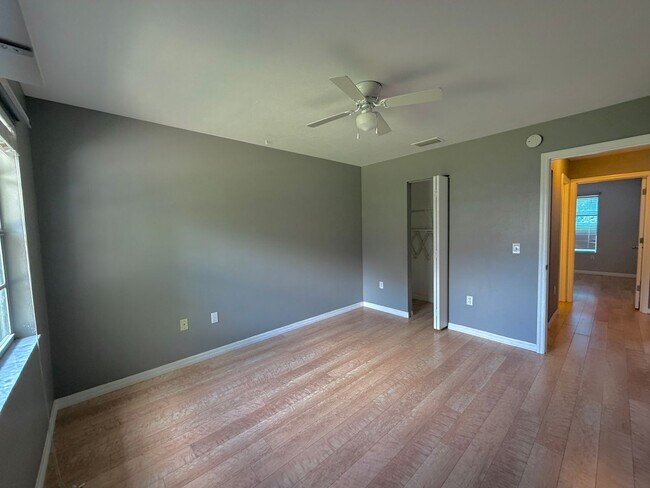 Building Photo - 3946 NW 59th Ave