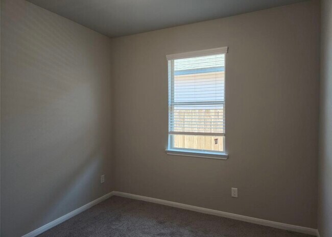 Building Photo - 9411 Hard Rock Rd