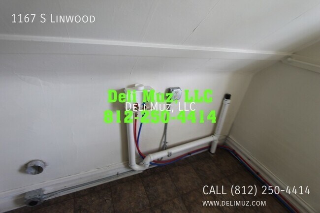 Building Photo - 1167 S Linwood Ave