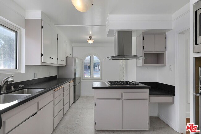 Building Photo - 2340 Camden Ave