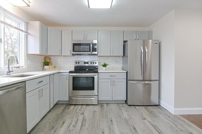 Building Photo - 80 Broadway