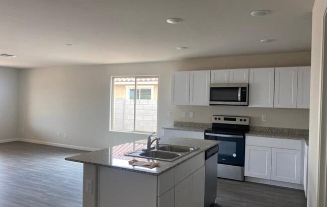 Building Photo - 816 Silvercreek Ln