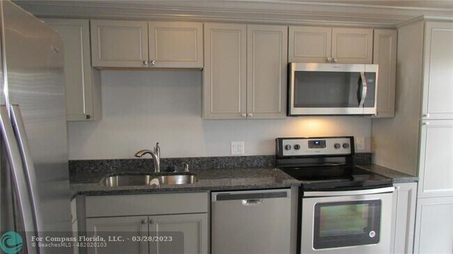 Building Photo - 1392 NW 97th Terrace