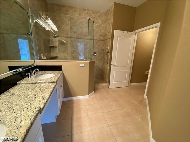 Building Photo - 9265 Belleza Way