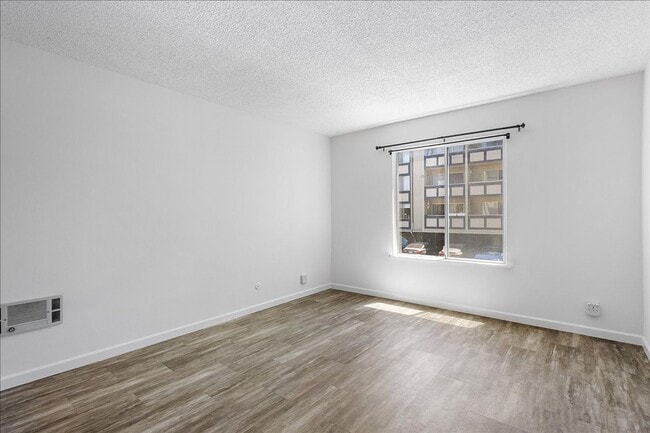 Building Photo - 955 Shorepoint Ct